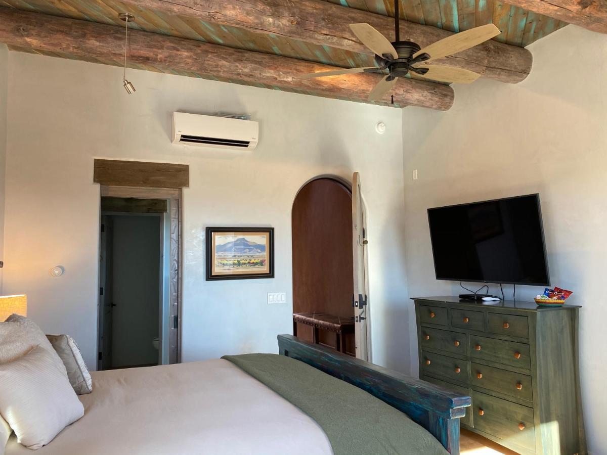 The Grand Hacienda Inn With Breakfast Abiquiu Εξωτερικό φωτογραφία